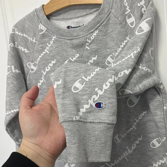 Champion® || Girls Allover Script Fleece
Sweatshirt Long Sleeve Size Medium - Picture 5 of 7